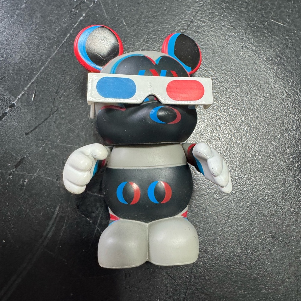 Disney Vinylmation 3" figure‎ Urban Series 5, known as the 3D Glasses Mickey